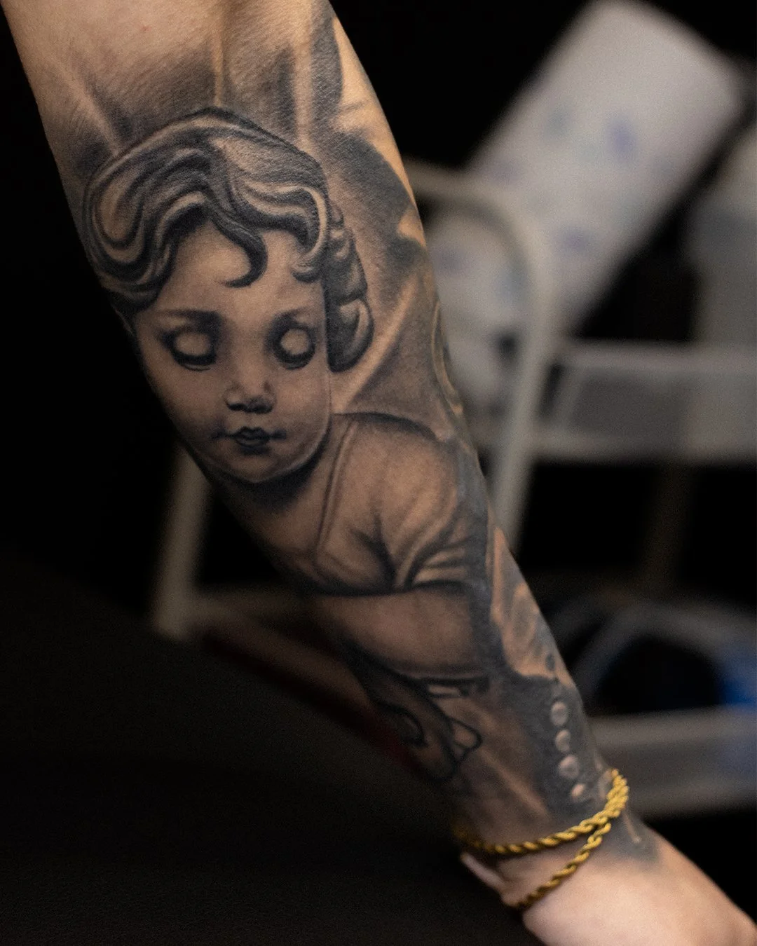 Ángel · Black & Grey